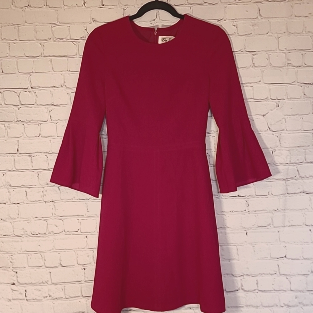 Eliza J Size 4 Dress Fuscia Pink Bell Sleeve  Pockets Fit Flare Knee Length